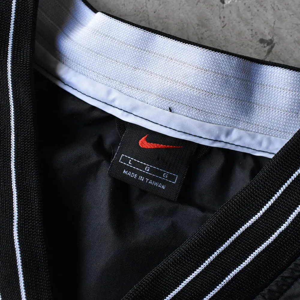 90's NIKE センターロゴ ナイロンプルオーバー 240910
