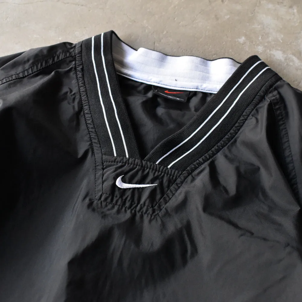 90's NIKE センターロゴ ナイロンプルオーバー 240910