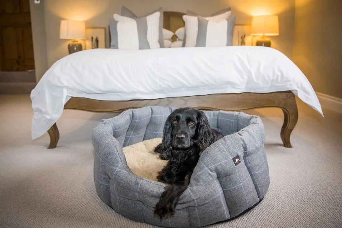 Country and Twee Check Dog Bed