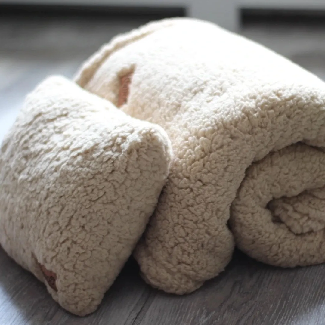 Double Fleeced Cuddler Pet Blanket And Pillow Set Biscuit