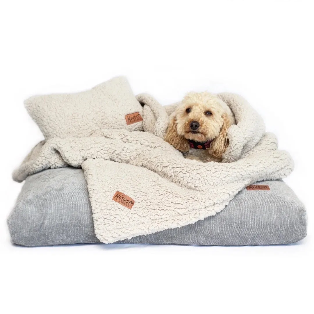 Double Fleeced Cuddler Pet Blanket And Pillow Set Chalk