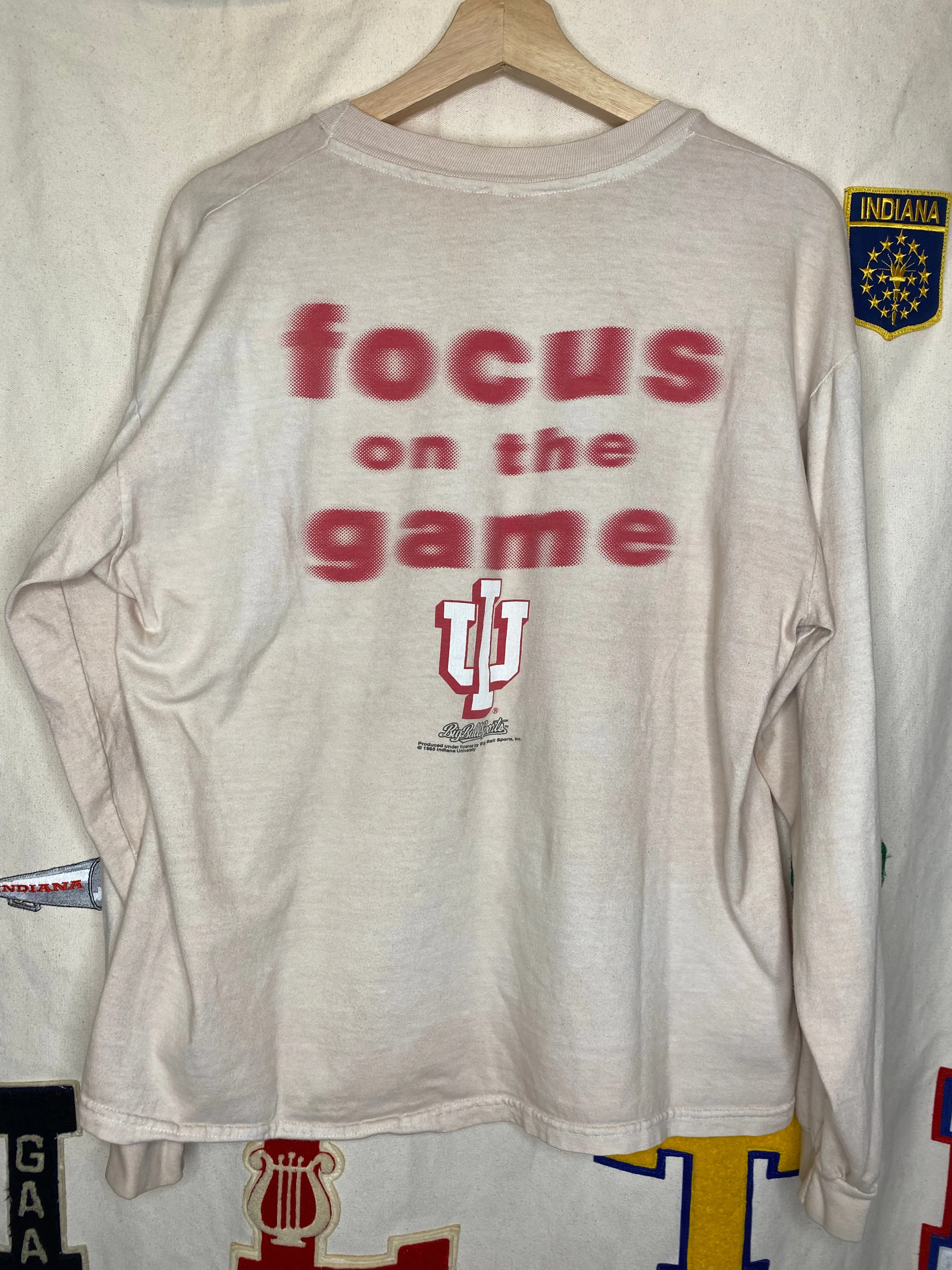 Indiana University Hoosiers "Focus on the Game" T-Shirt: L