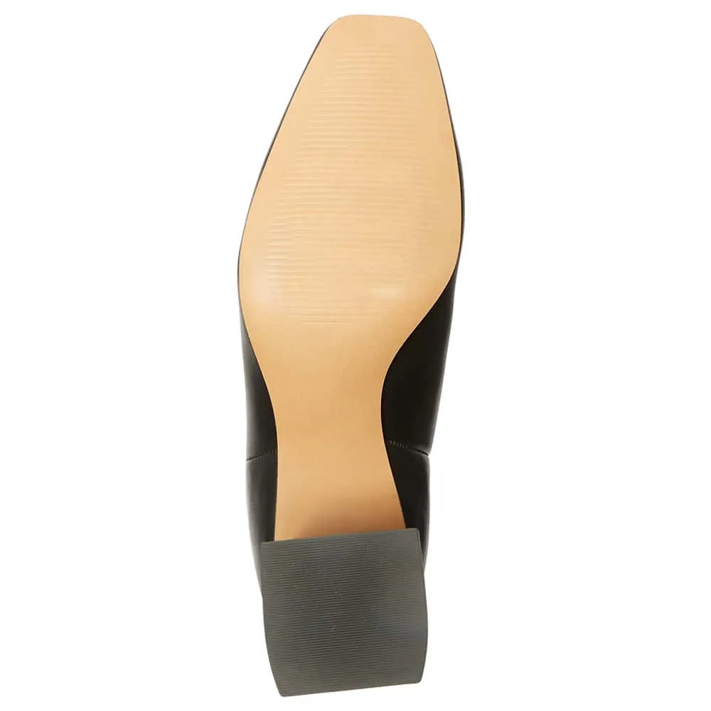 Khloe Boot in Black Leather